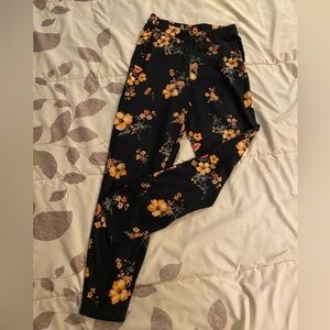H&M Black  with Floral Print pants size 0